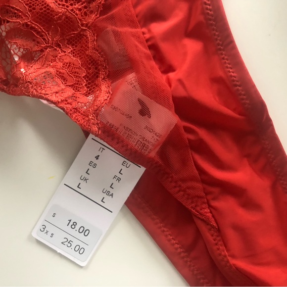 Lace Intimate Set - Picture 2 of 3